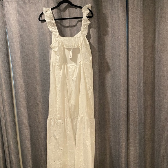 Pretty H&M Eyelet Dress - Picture 2 of 4